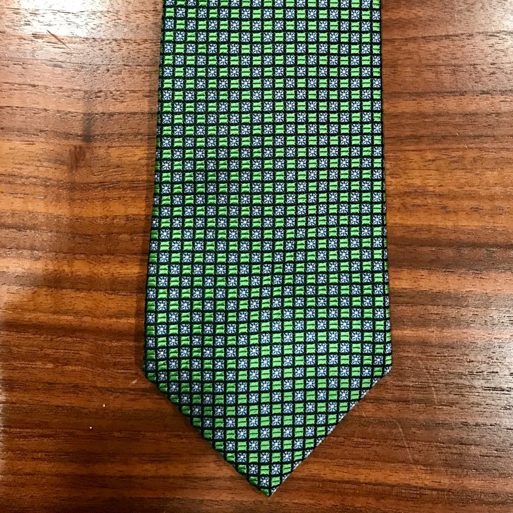 Beautiful Emerald Green and Navy Silk Brooks Brothers Necktie